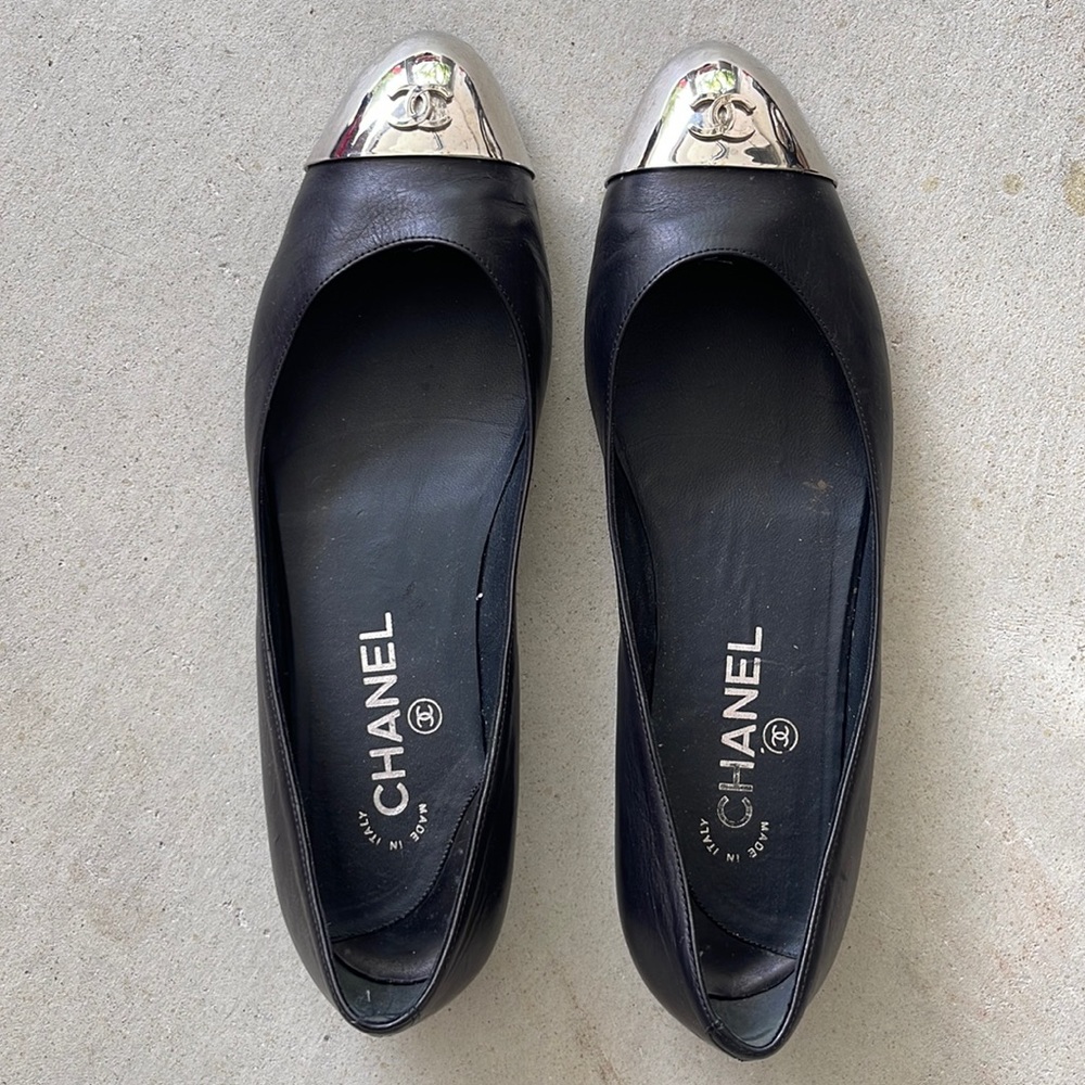Authentic Chanel flats with steel toe